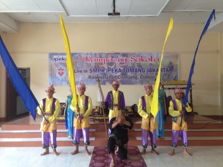 Live in SMPK IPEKA Tomang