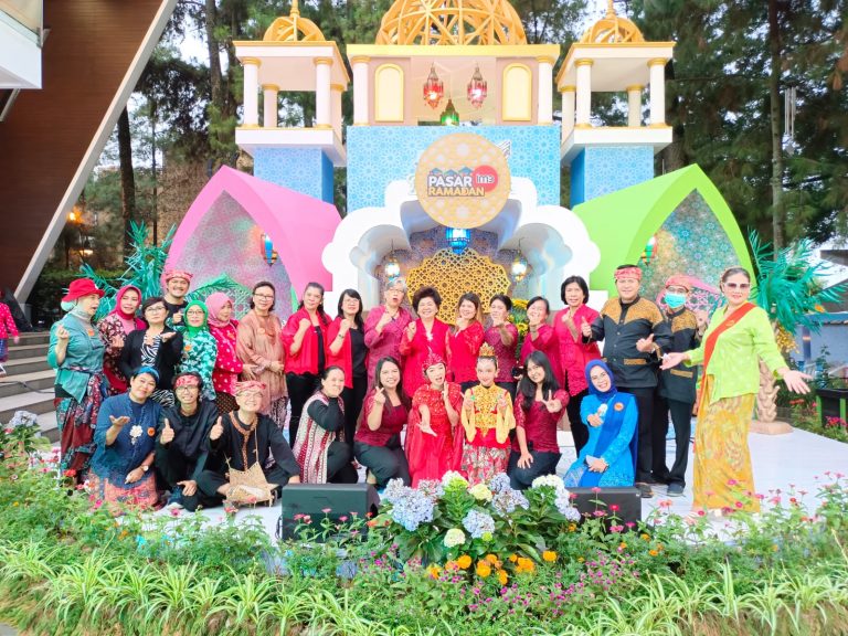 Kesenian Sunda di Ciwalk Bandung